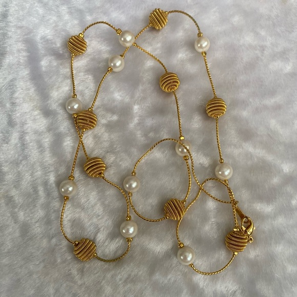🍀VTG Gold Tone Coiled Wire Bead and Faux Pearl Necklace - Picture 2 of 2